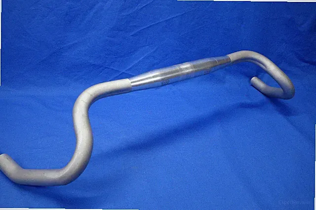 Velo Orange Dajia Far Bar Bike Handlebar 44cm Width x 31.8mm Clamp, 40° Flare